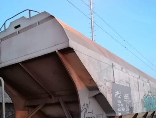 Nešťastné lezenie na vlakový vozeň, dve deti zasiahol elektrický prúd