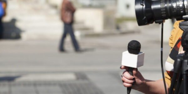 Útokov na novinárov vlani opäť pribudlo, agresivita stúpa hlavne v online priestore