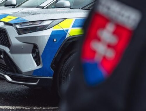 Polícia zasahovala pri výtržnostiach v Drienovci, do fyzického stretu sa dostalo viacero osôb