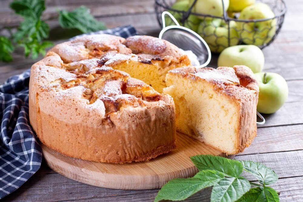 Jablkový koláč – recept hodný svetového prvenstva. Je to minúta práce a dve minúty pečenia