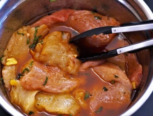 Banálne jednoduché ingrediencie marinády na kuracie mäso spôsobia, že sa domácnosť bude cítiť ako v reštaurácii