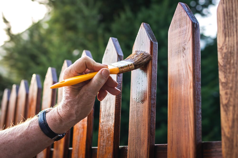 Žiada si váš plot o renováciu? Dodržiavajte tieto pravidlá a začne vyzerať ako nový