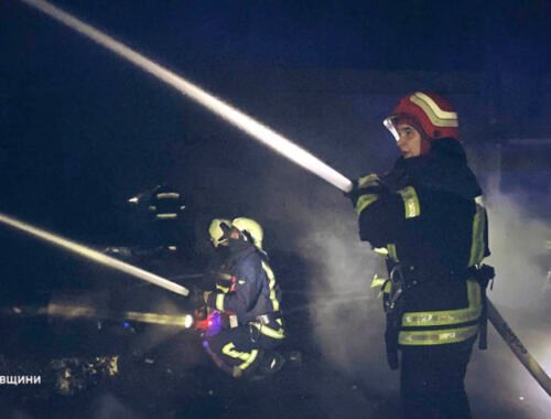 Ruský útok raketami na Odesu si vyžiadal 13 zranených, na mieste vznikol veľký požiar (video)