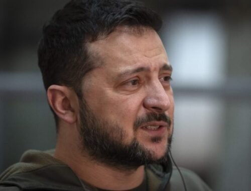 Rusko za uplynulý mesiac zhodilo na Ukrajinu viac ako 3 200 bômb. Moskva zintenzívnila útoky na obyvateľstvo, tvrdí Zelenskyj