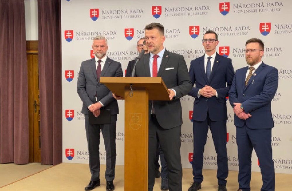 Koaličným poslancom sa nepáči, ako Kolíková vedie výbor na kontrolu SIS. Chcú ju z tohto postu odvolať (video)
