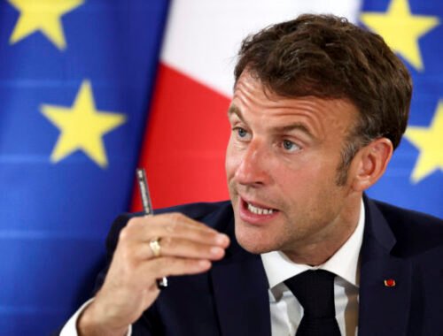Ak by sa Rusom podaril prelom na fronte, Macron by zvážil vyslanie vojakov na Ukrajinu