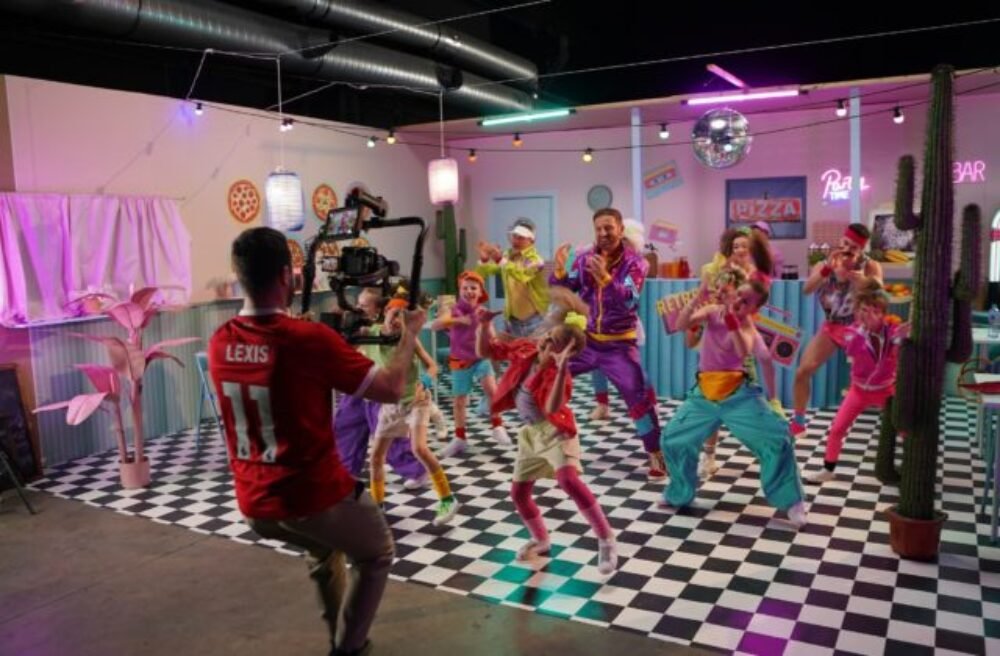 Miro Jaroš vás naučí robiť pizzu prostredníctvom tanca. Pozrite sa, ako na to (video+foto)