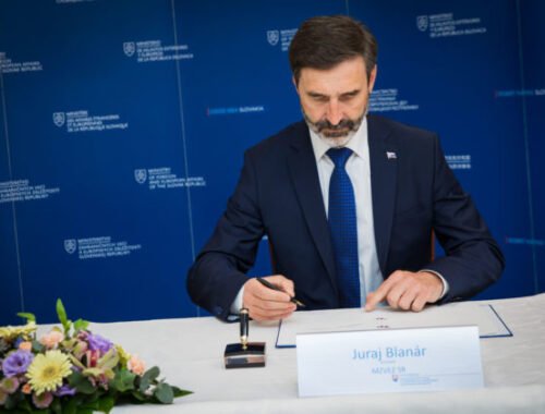 Blanárovo ministerstvo vyslalo do zahraničia „lietajúceho konzula“, cieľom je získať pracovníkov z tretích krajín pre slovenský trh práce