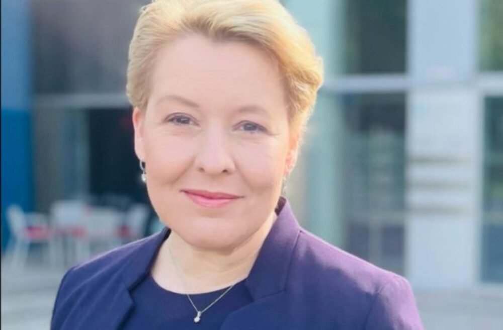Popredná berlínska politička Giffeyová sa stala obeťou napadnutia, pred voľbami do europarlamentu narastajú obavy z násilia