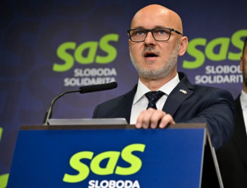 Nekompetentnosť, šírenie dezinformácií aj útoky na umelcov. Šimkovičová sa podľa strany SaS nikdy nemala stať ministerkou