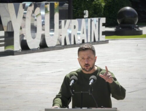 Zelenskyj okomentoval pohŕdavý postoj Fica k zbierke na muníciu pre Ukrajinu a dúfa, že na Slovensko vojna nepríde