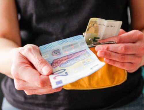 Sektor vybraných komerčných služieb sa zotavuje po prepade, návrat je však pomalý