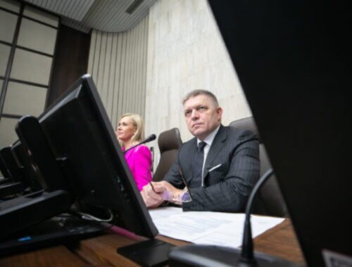 Vláda chce uspokojiť požiadavky investorov, Fico avizoval prvé rozhodnutia ohľadom spolupráce s čínskou spoločnosťou (video)