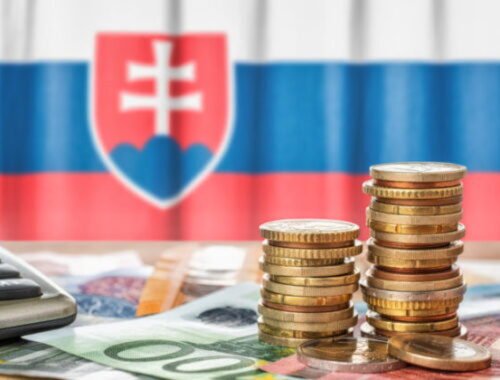 Slovenská ekonomika na začiatku roka výrazne vzrástla, priemysel je však naďalej v recesii