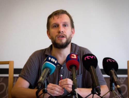 Inštitút ľudských práv odsudzuje zneužívanie útoku na Fica na obviňovanie sa politikov a šírenie nepodložených tvrdení