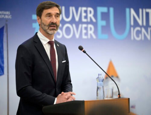 Slovensko má vo svete iba 18 ekonomických diplomatov, Blanárovo ministerstvo to chce zmeniť