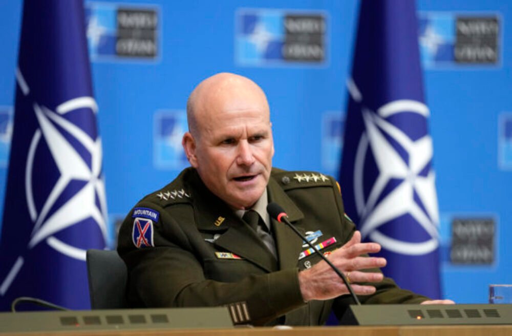 Rusko nemá dostatok vojakov na strategický prielom v Charkovskej oblasti, tvrdí generál Cavoli