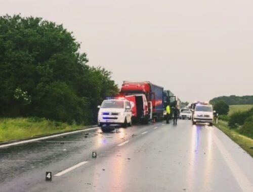 Kamión sa zrazil s nákladným vozidlom pri Lučenci, privolaný bol aj záchranársky vrtuľník (foto)