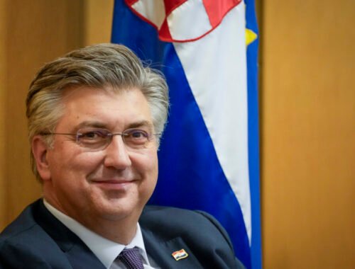 Chorvátsky parlament vyslovil dôveru novej Plenkovićovej vláde, bude sa sústrediť na ekonomický rast krajiny