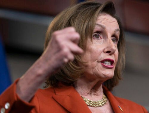 Federálna sudkyňa v Kalifornii odsúdila muža, ktorý kladivom zaútočil na manžela Nancy Pelosi. Dostal 30 rokov väzenia