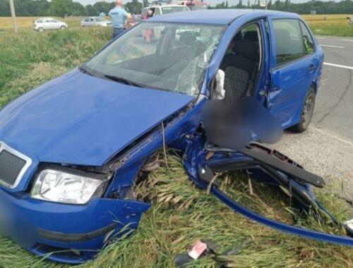 Fabia sa na križovatke zrazila s Mercedesom a skončilo to tragicky, nehodu neprežila 81-ročná vodička