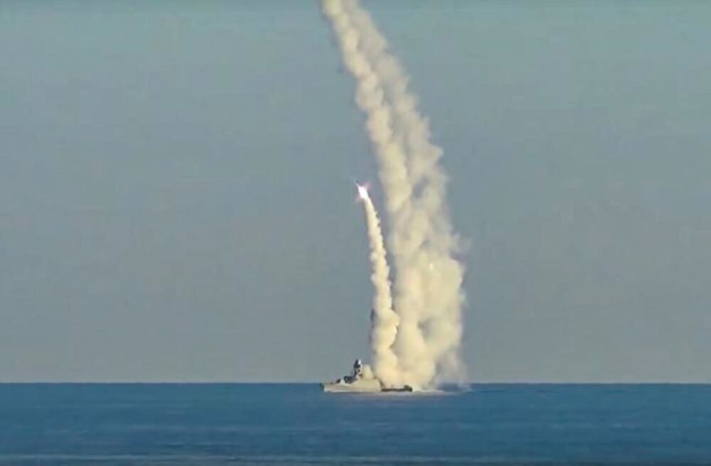 Ukrajinská armáda tvrdí, že zasiahla ruskú raketovú loď Ciklon na okupovanom Kryme