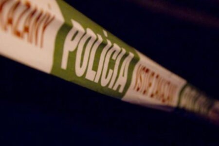 Polícia začala trestné stíhanie, nález dvoch tiel v byte v Bratislave vyšetrujú ako vraždu