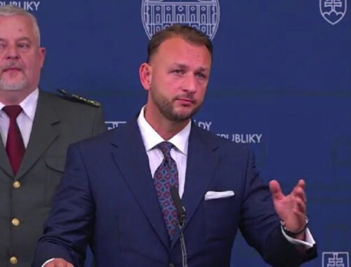 Polícia rieši 48 prípadov schvaľovania útoku na Fica, polície chce pre ohrozených politikov „panic tlačítko“ (video)