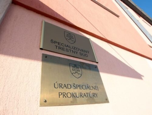 Súd zatiaľ nerozhodol o novom treste pre expolicajta Kučerku, chce ho vypočuť – VIDEO
