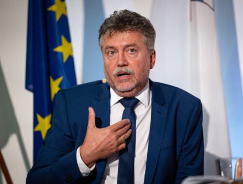Hajko kritizuje narýchlo predložené novely zákonov z dielne SNS, považuje ich za krok „politického boja“ proti médiám