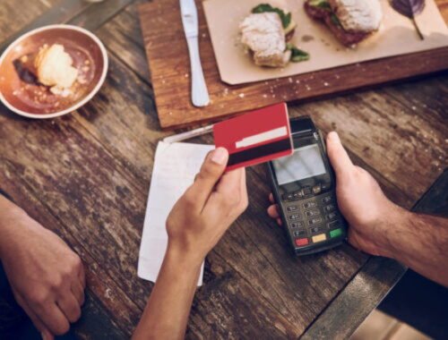 Hodnota stravných lístkov sa čoskoro zvýši, porastú aj finančné príspevky na jedlo