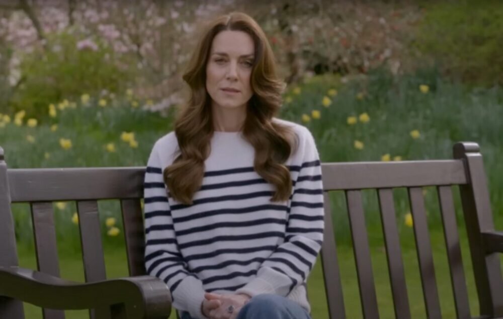 Kate Middleton trávi čas so svojou rodinou „za domom“. Kráľovskí zamestnanci prezradili, čo sa deje v paláci