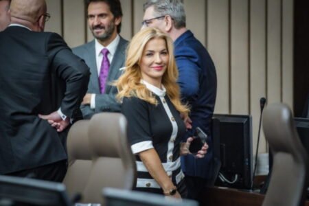 Ministerstvo kultúry bráni výdavky na ceremoniáli v Trenčíne, opozícia podľa neho skresľuje realitu