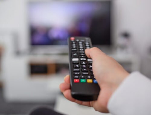 Slováci najviac sledujú televíziu, na druhom mieste je rádio. Ktoré stanice dominujú v rebríčkoch sledovanosti?