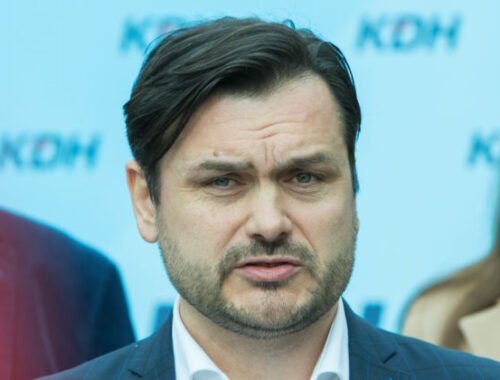 Stachura z KDH chce predĺžiť výpovedné lehoty pre profesie, pri ktorých je náročné nahradiť odborných zamestnancov