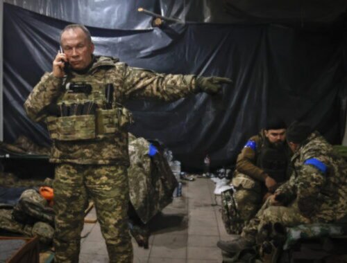 Ukrajinci už majú v Kurskej oblasti prvú veliteľskú kanceláriu, potvrdil veliteľ ozbrojených síl Syrskyj