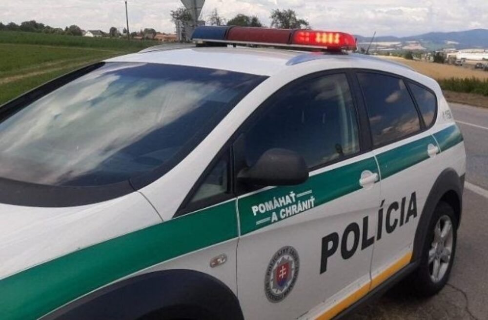 V Hôrke sa zrazilo nákladné a osobné auto. Pri nehode sa zranili traja ľudia, vrátane dieťaťa