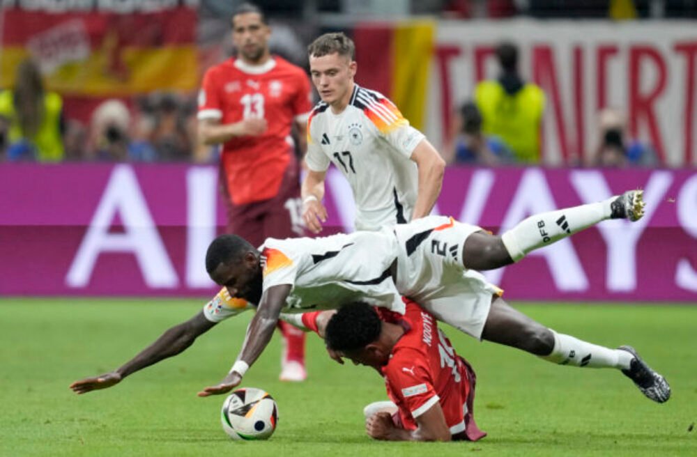 Nemcom sa na ME vo futbale zranil obranca Rüdiger, nad jeho štartom v osemfinále visí otáznik