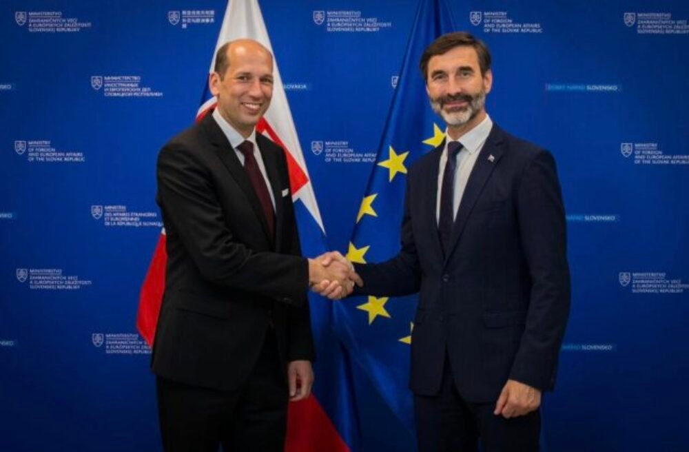 Novým veľvyslancom Slovenskej republiky vo Vatikáne bude Juraj Priputen, pred odchodom ho prijal aj minister Blanár