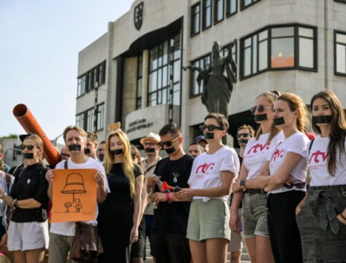 Európska komisia zdôrazňuje potrebu nezávislosti verejnoprávnych médií, situáciu na Slovensku pozorne sleduje