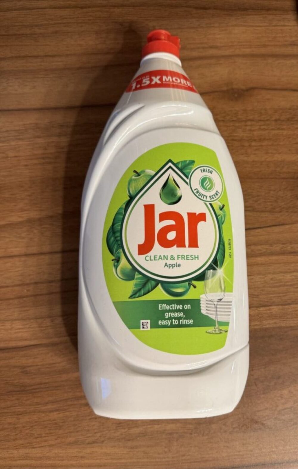 Zmiešajte ich so soľou a zalejte zmesou octu a vody. Keď to nalejete na špongiu, nebudete tomu veriť