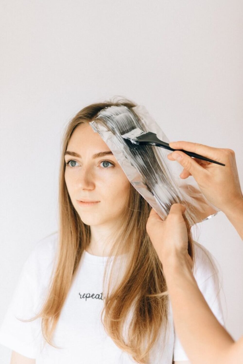 Láska k platine sa skončila. Je čas na mushroom blonde. Odrasty začnú prekážať až po 6 mesiacoch