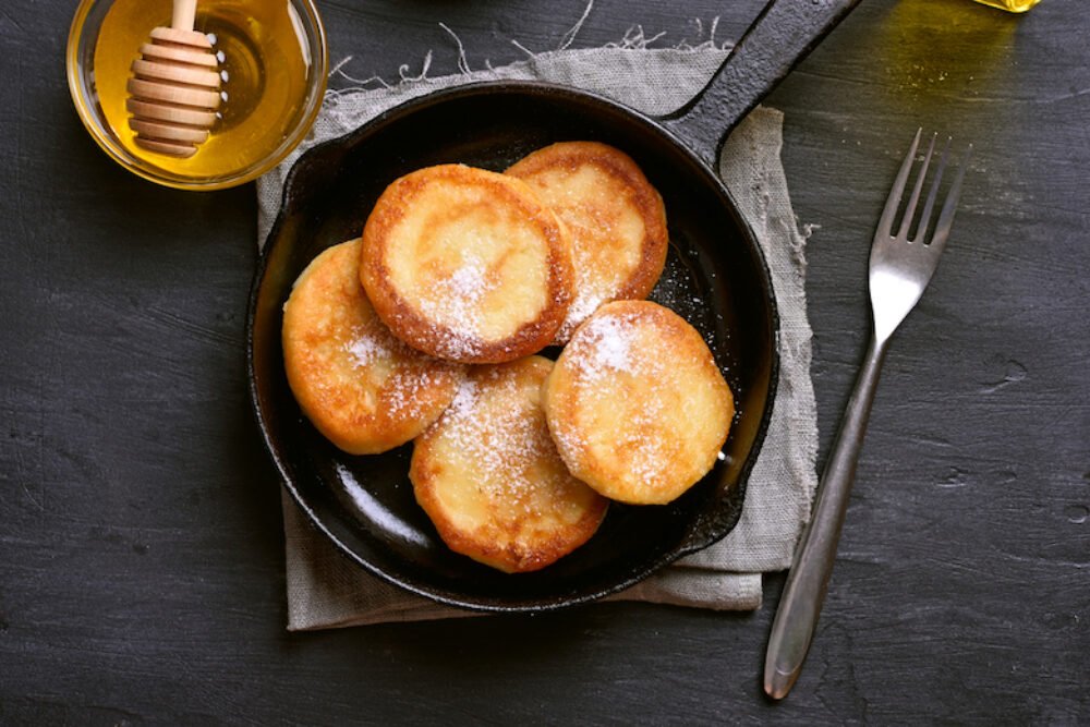Tvarohové palacinky s jahodami. 15 minút a mám pripravený tucet nadýchaných pochúťok