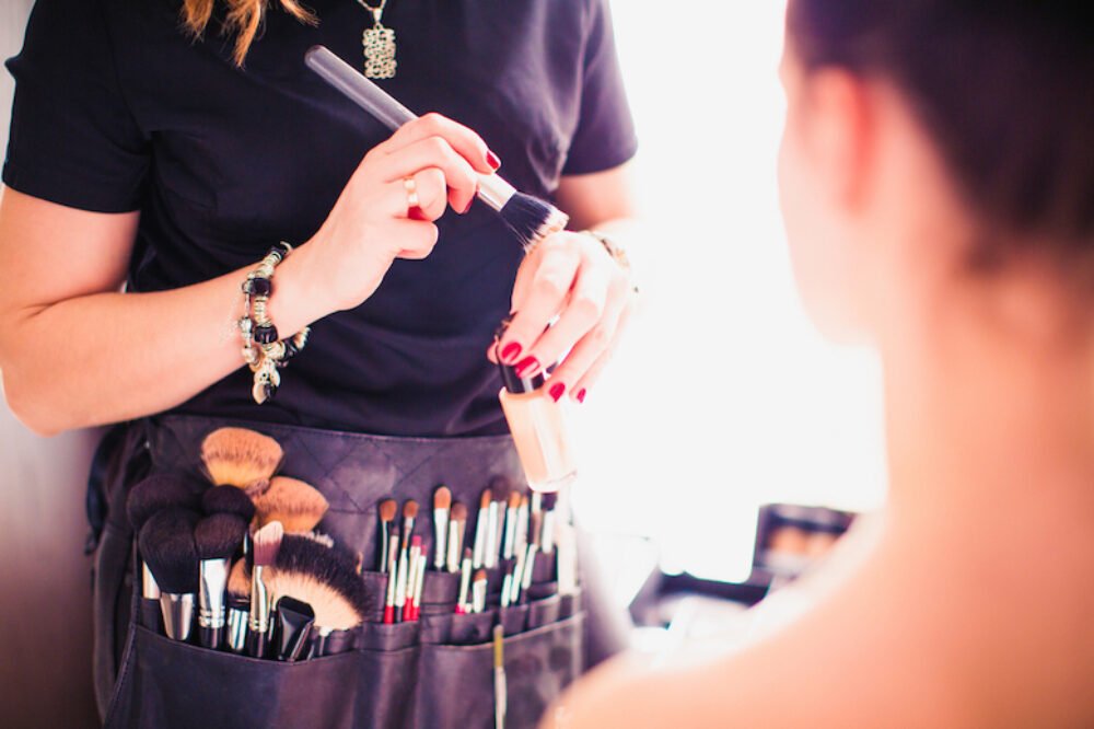 Ako sa líčiť v lete? S týmito spôsobmi váš make-up prežije horúce dni