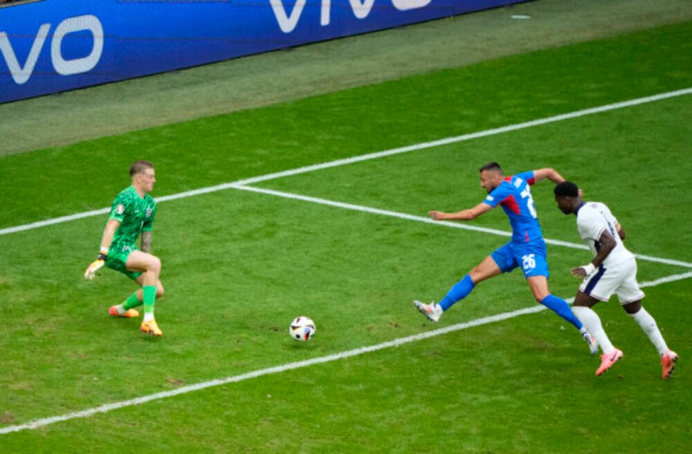 Hrali sme katastrofálne, bol to frustrujúci zážitok, vravela anglická legenda Shearer po víťazstve nad Slovákmi