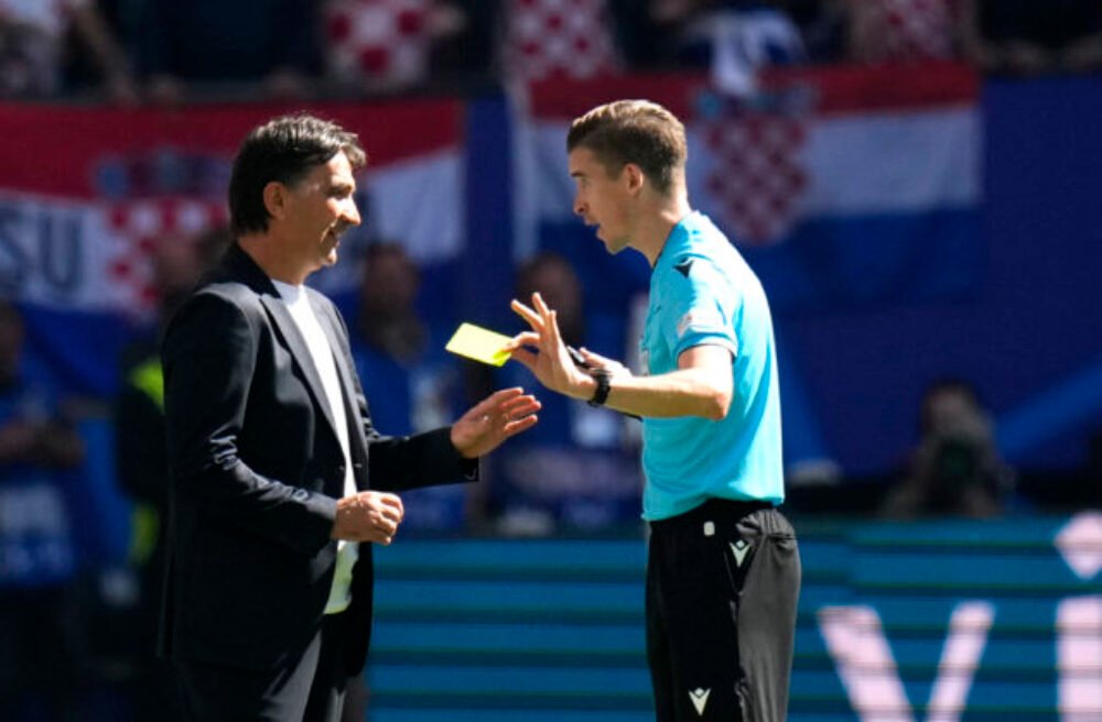 Finálový duel futbalových majstrovstiev Európy v Berlíne povedie francúzsky rozhodca Letexier
