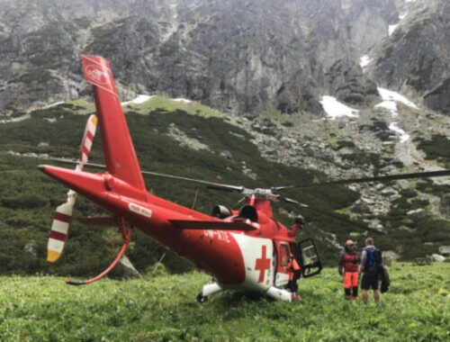 Zranený holandský turista musel stráviť noc v Tatrách, ráno mu na pomoc letel vrtuľník