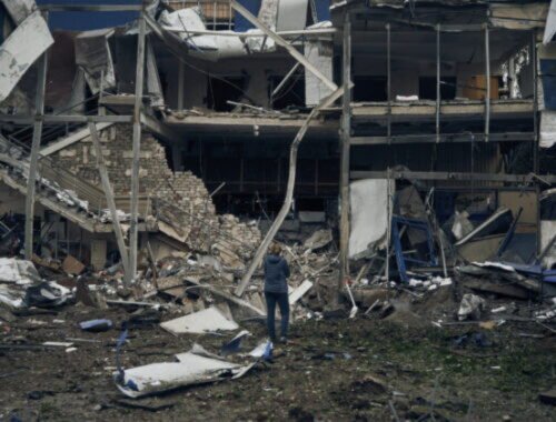 Ruské bombardovanie postihlo civilistov v Mykolajivskej oblasti, zranenia utrpeli aj dvaja tínedžeri