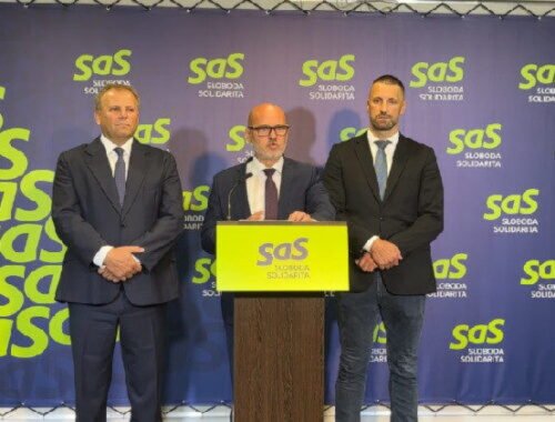 Minister Tomáš si pri riešení problematiky dlhodobo nezamestnaných vybral cestu vyhrážania, upozorňuje Gröhling (video)