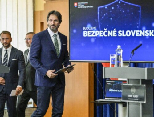 Úrad vlády predstavil koncepčný materiál na zlepšenie pracovných podmienok pre príslušníkov silových zložiek (video)